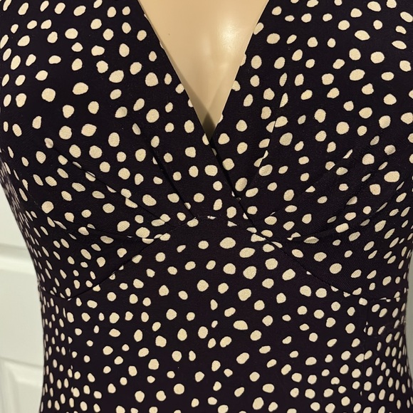 CHAPS Dress V neck stretch purple and beige polka dots size small - Picture 6 of 8